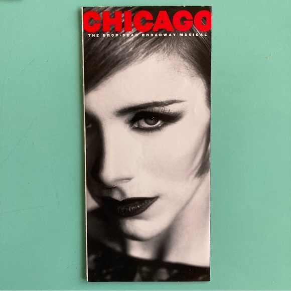 Flyer from Chicago Shubert THEATRE Broadway Color 9”X4 Three panels When Opened - Picture 1 of 3